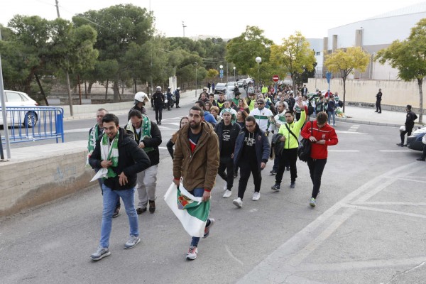 Unos 500 aficionados franjiverdes animarán al equipo en El Clariano