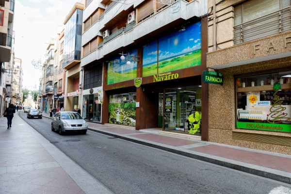 Conselleria permite a Elche abrir doce festivos, uno más que los municipios sin ZGAT