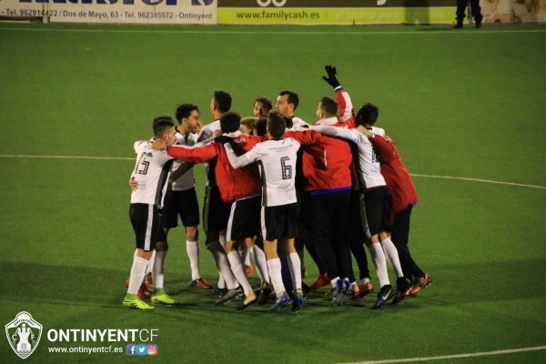 El Ontinyent recibe al Elche en un partido clave para sus aspiraciones