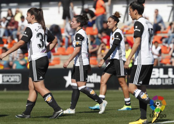 El Valencia cae en el Puchades ante un poderoso Barça (1-4)