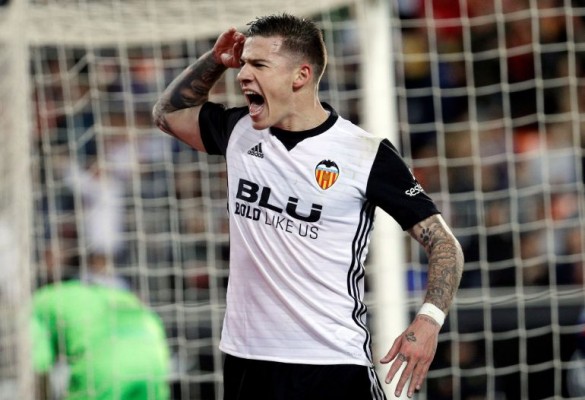 El Valencia rechazó dos ofertas de la Premier por Santi Mina en verano