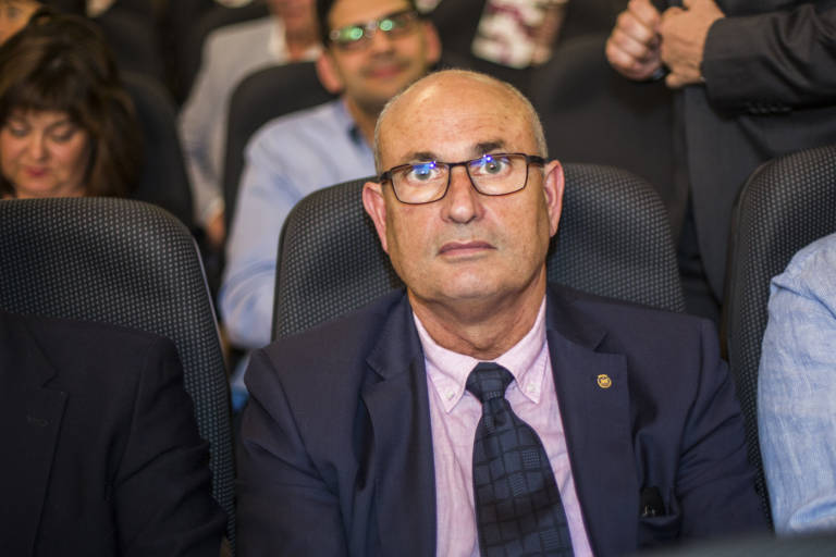 Unos supuestos whatsapps extienden el rumor de moción de censura en Gandia