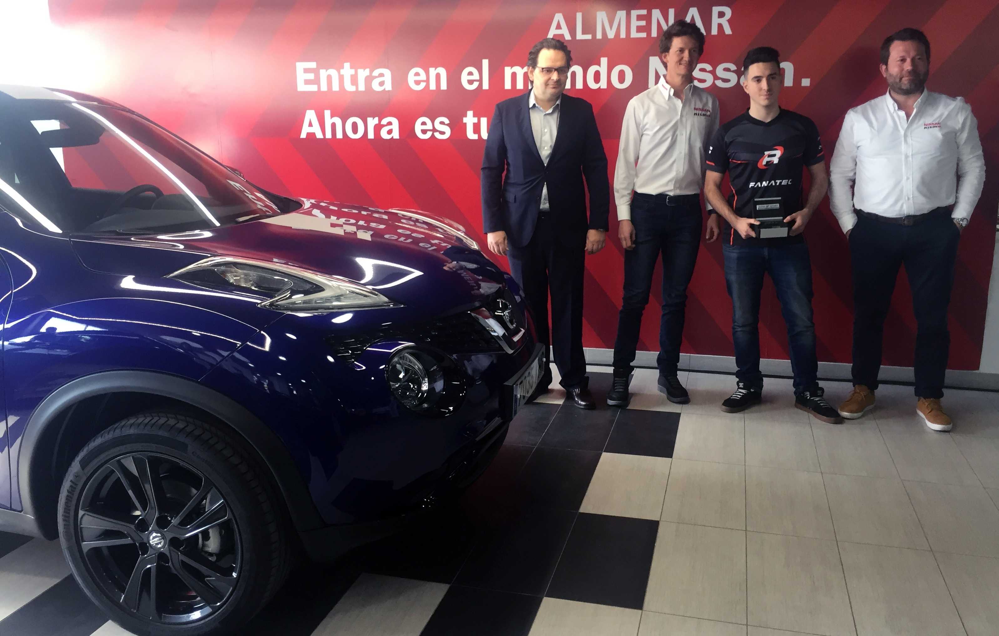 Nissan entrega un Juke GT Sport al ganador del Torneo GT Sport en Nissan Almenar