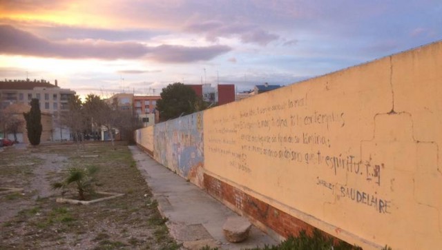 El Puerto de València inicia la limpieza del solar de Moyresa, el futuro gran jardín de Nazaret