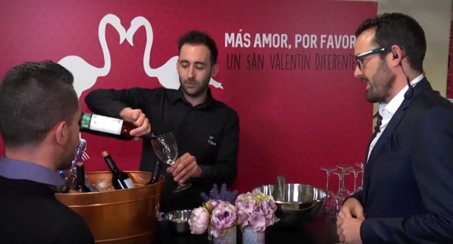 La Marina se inspira en Carlos Sobera y celebra San Valentín con un restaurante de citas a ciegas