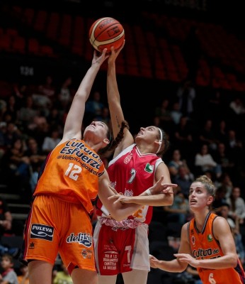Valencia Basket quiere afianzar la segunda plaza en Almería
