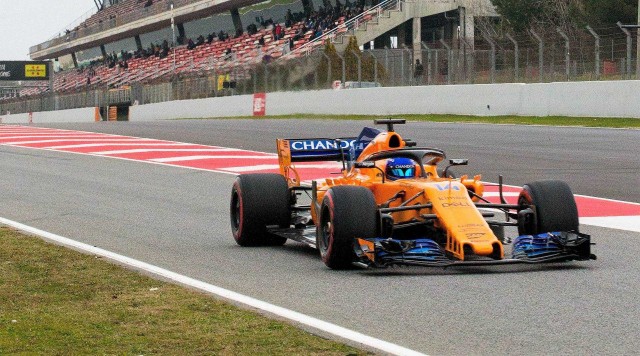 Ferrari y Mercedes bajan del 1:20; McLaren, con problemas