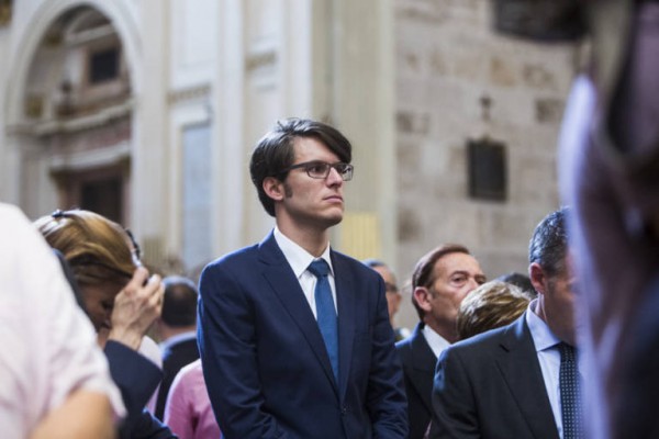 El equipo de Gobierno de Ribó suspende de empleo y sueldo a Salom, asesor del PP