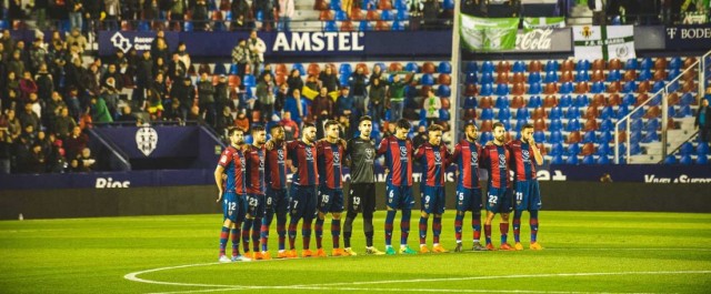 El Levante y Muñiz se la juegan en Mendizorroza