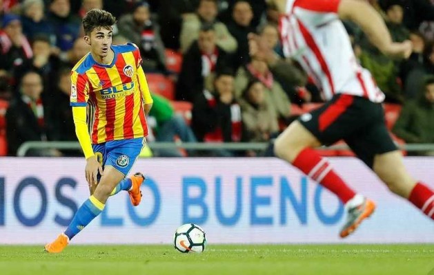 Ferran Torres se hace 'mayor' en la Catedral
