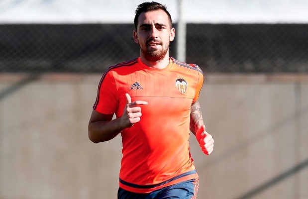 Alcácer entrena en solitario y Enzo Pérez trabaja en el gimnasio con máscara