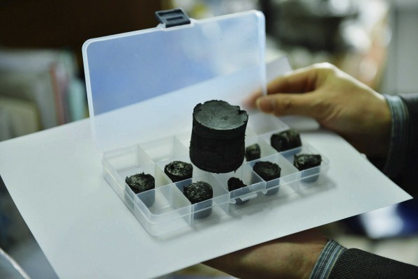 Investigadores presentan unos implantes de grafeno para recuperar el habla

