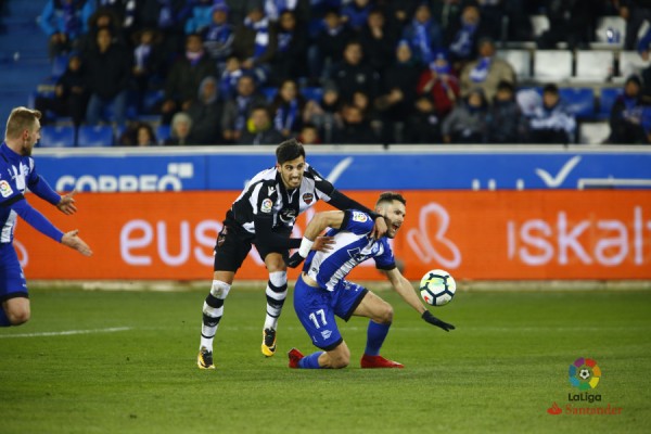 El Alavés decapita al Levante en el último minuto 
