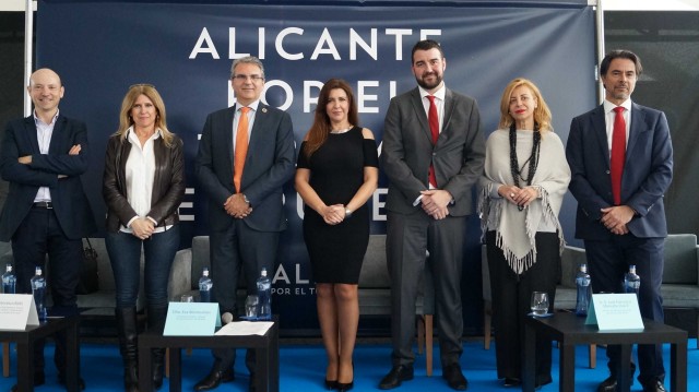 Claves para que Alicante capte 100 cruceros al año en 2023: coordinación, promoción y nuevas rutas 