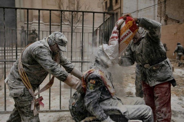 Els Enfarinats de Ibi sucumben al efecto del World Press Photo