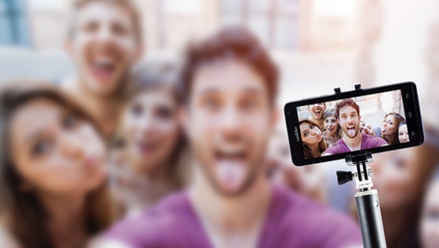 El 10% de los españoles que recurre a la cirugía estética lo hace influido por 'selfies'