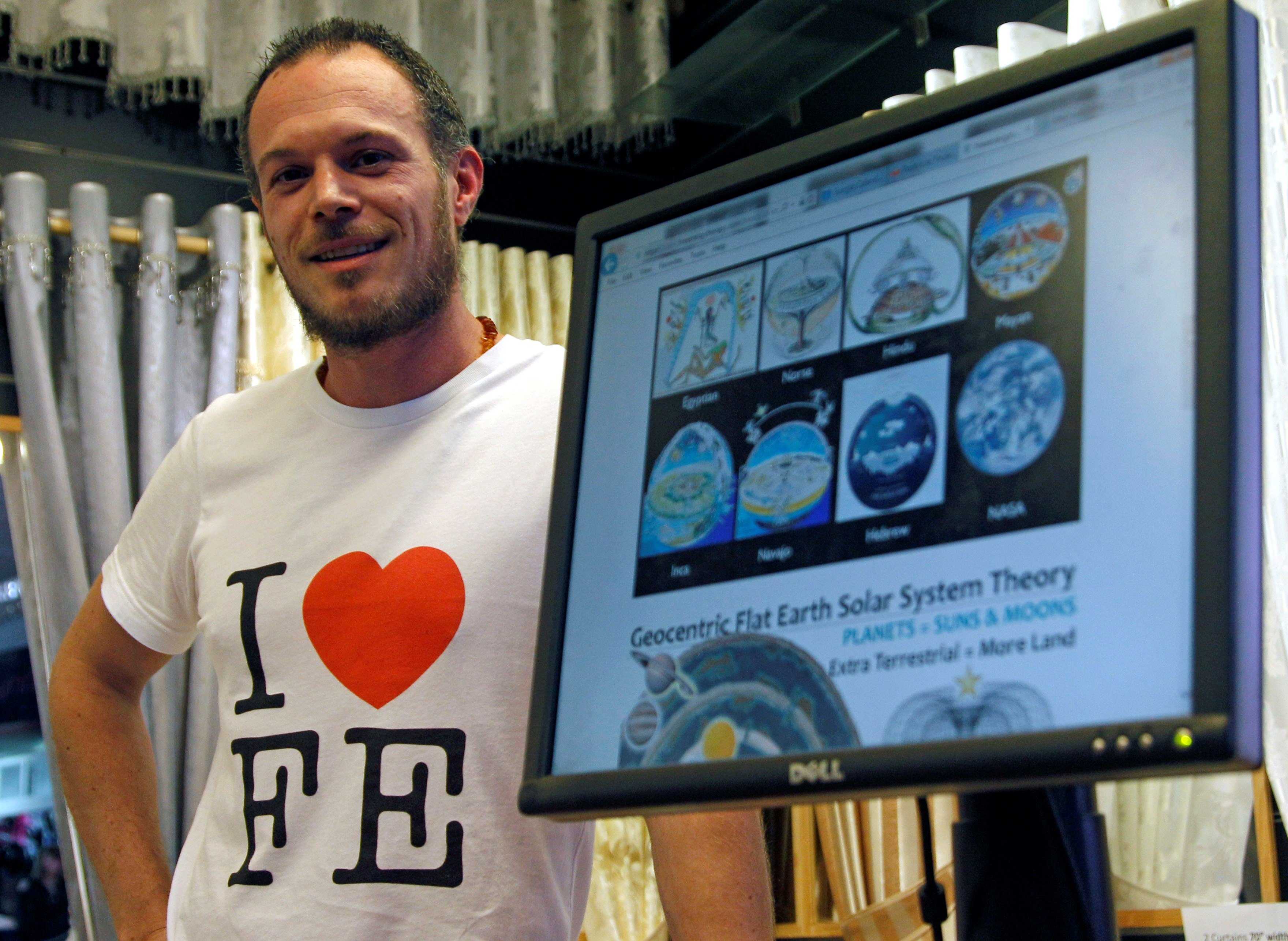 Ofrece 10.000 € a quien le dé una foto que refleje que la Tierra no es plana

