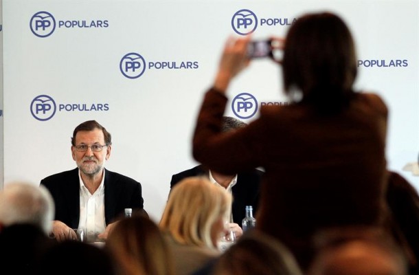 Rajoy dice que atenderá a Pedro Sánchez 