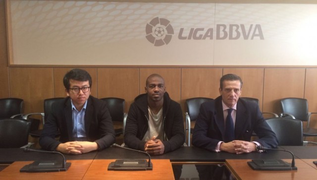 El Sevilla traspasa al delantero Kakuta al Hebei Fortune chino