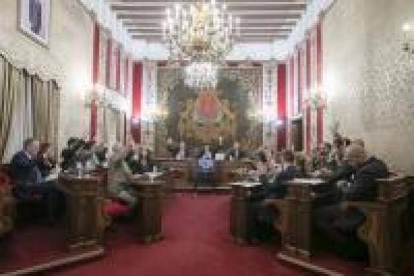 El PP levanta el 'cordón sanitario' valenciano ante la presión de las elecciones