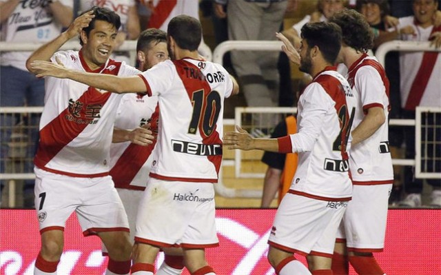 El Rayo vence a Las Palmas y abandona los puestos de descenso