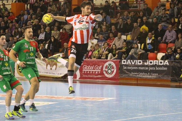Fertiberia Puerto Sagunto gana al BM Ciudad Encantada y sale de los puestos de descenso