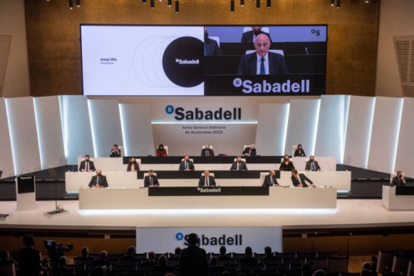 El Consejo de Banco Sabadell da el sí: se lleva la sede social de Alicante y regresa a Plaça de Sant Roc