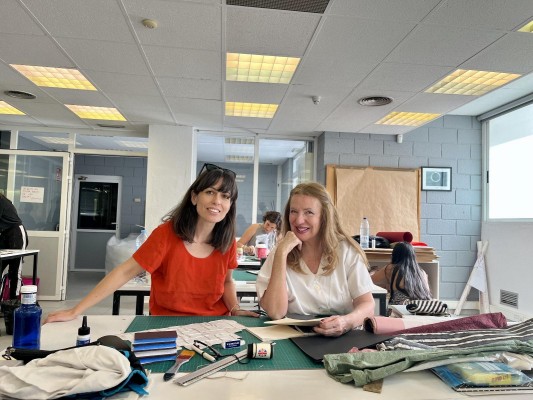 Luisa Pastor y Sara Navarro transforman el arte contemporáneo en calzado