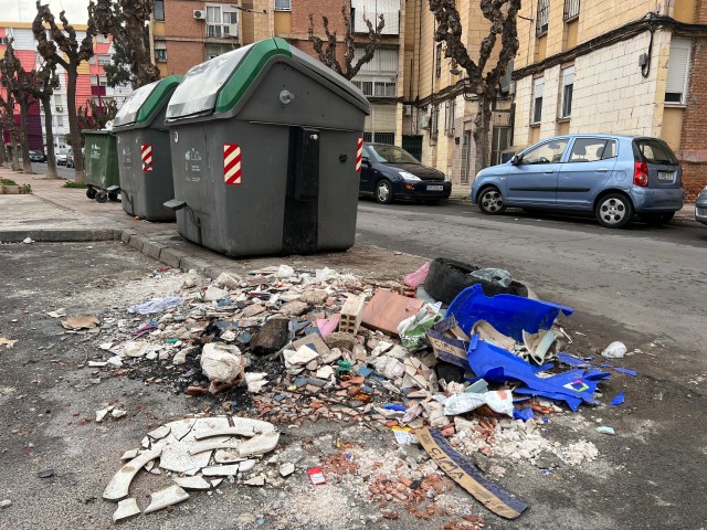 Vox denuncia la aparición de vertederos ilegales en diferentes puntos de Murcia