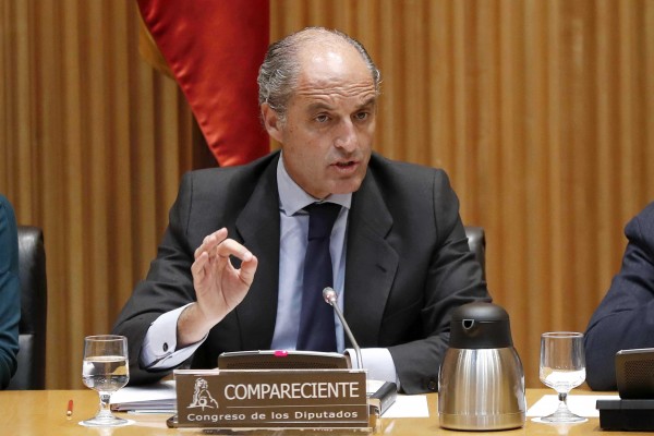 Camps recalca que Costa y los que hablan de pagos en negro en el PP valenciano han dicho lo contrario durante 9 años

