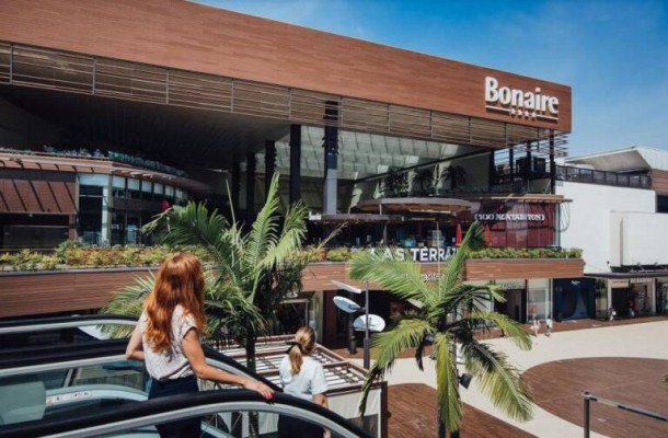Castellana Properties mantiene la intención de comprar el centro comercial Bonaire tras la Dana