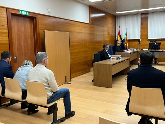 Suspendido hasta noviembre el juicio al alcalde de Orihuela por indisposición de su abogado