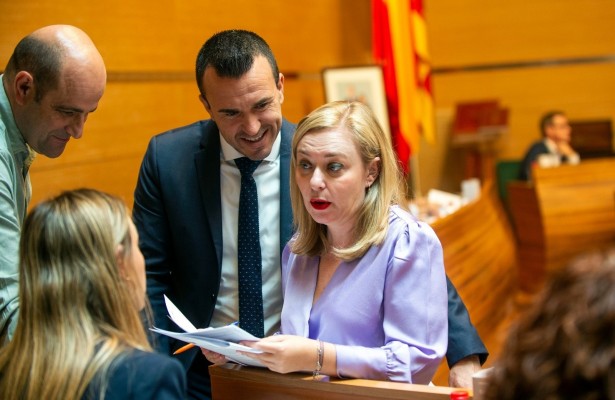 Ens Uneix ya le enseña los dientes al PP