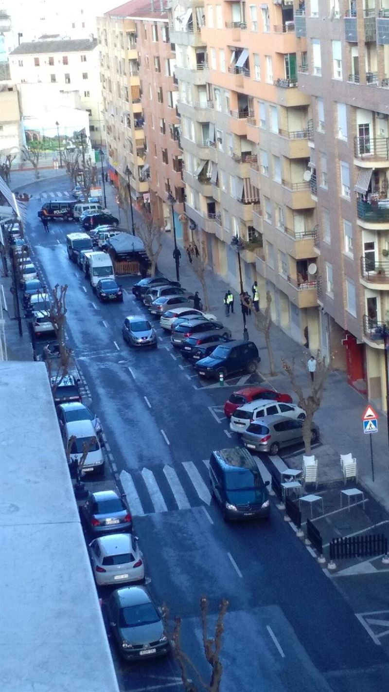 Detenidos siete presuntos yihadistas en Alicante, Valencia y Ceuta que enviaban armas