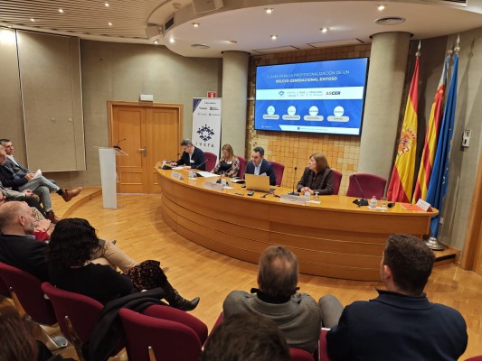 Ascer e Ivefa abordan el relevo generacional en el azulejo en un momento de 