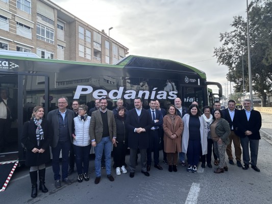 Elche estudiará la llegada del bus a las pedanías del Norte y subroga a 17 trabajadores de concesiones previas