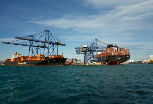 El superávit valenciano se desploma un 61% hasta noviembre tras otra caída de las exportaciones