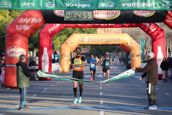 Más de 5.000 personas inauguran el XX aniversario del Circuit de Carreres Populars Caixa Popular en la XXVI Carrera Popular Galápagos 3F

