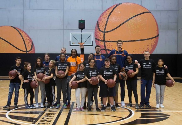 Los embajadores Sastre y Pleiss y Meiya Tirera se unen a la novena sesión del One Team VI
