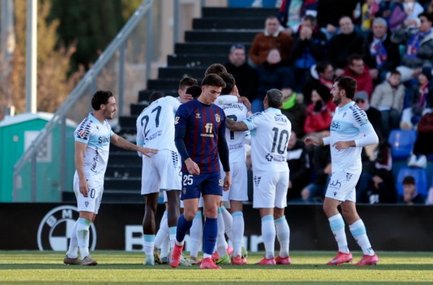 La pegada del Cádiz hunde al Eldense y sentencia a Dani Ponz