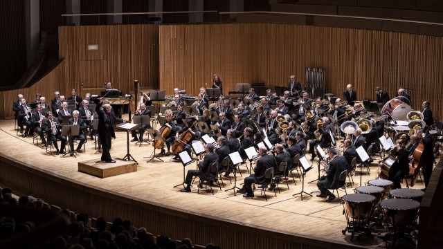 El Ayuntamiento estudia digitalizar el patrimonio musical del Palau, Banda Sinfónica y fonoteca 