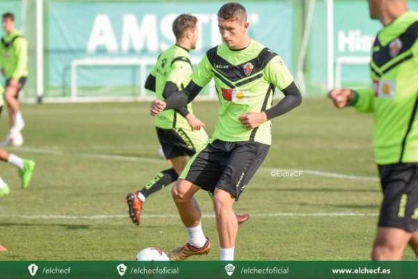 Ivan Zotko no jugará con el Elche ante el Ebro al ser convocado por Ucrania

