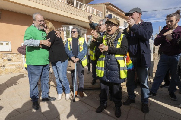 La PAH e Izquierda Unida impiden dos desahucios en El Esparragal
