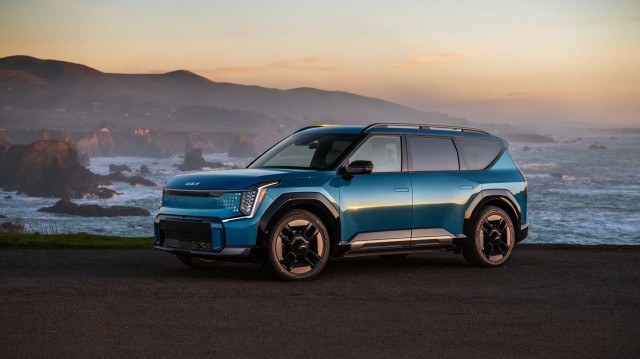 Wards nombra al Kia EV9 uno de los modelos más impactantes de 2024
