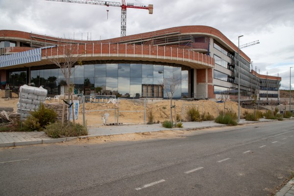 Alicante valora recurrir el desbloqueo del hospital de Vistahermosa aunque no frenará sus obras