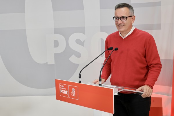 Un centenar de murcianos independientes se movilizan para pedir el voto para Diego Conesa