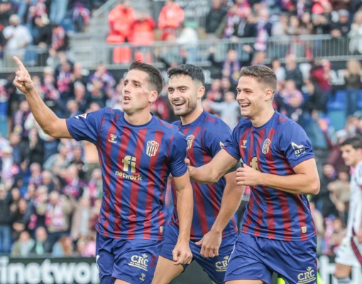 El goleador 'Juanto' cumple cien partidos con el Eldense
