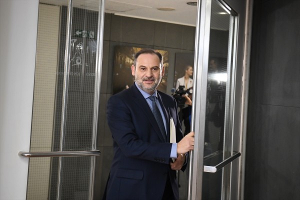 La comisión del Congreso apoya por unanimidad el suplicatorio de Ábalos para que sea investigado por el Supremo
