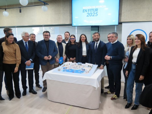 La Región saca pecho del Mar Menor y el turismo slow en su estand de Fitur 2025