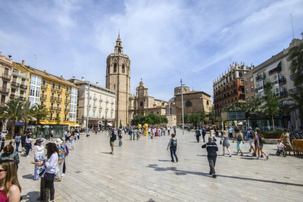 La economía valenciana en 2024: entre la fortaleza del turismo y el desafío de la Dana
